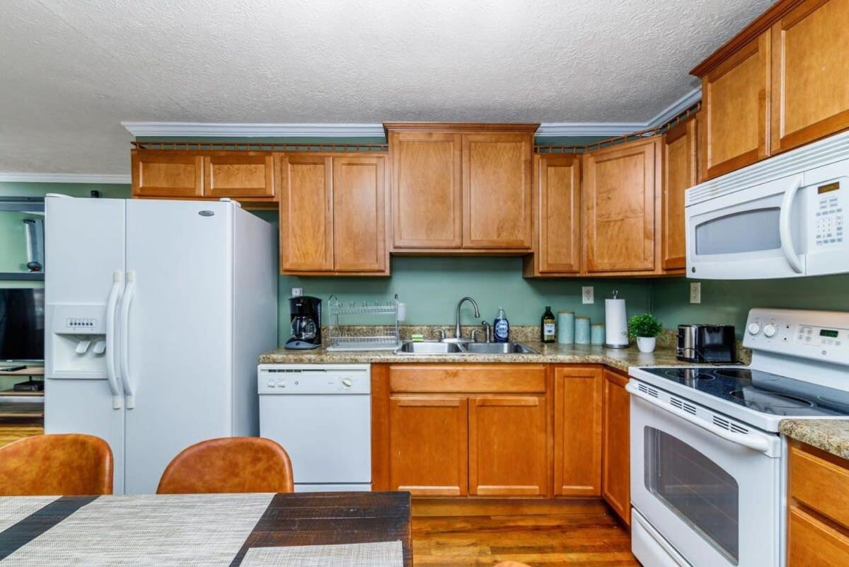 New River Gorge Cottage W Hot Tub, Fire Pit, Grill Oak Hill Dış mekan fotoğraf