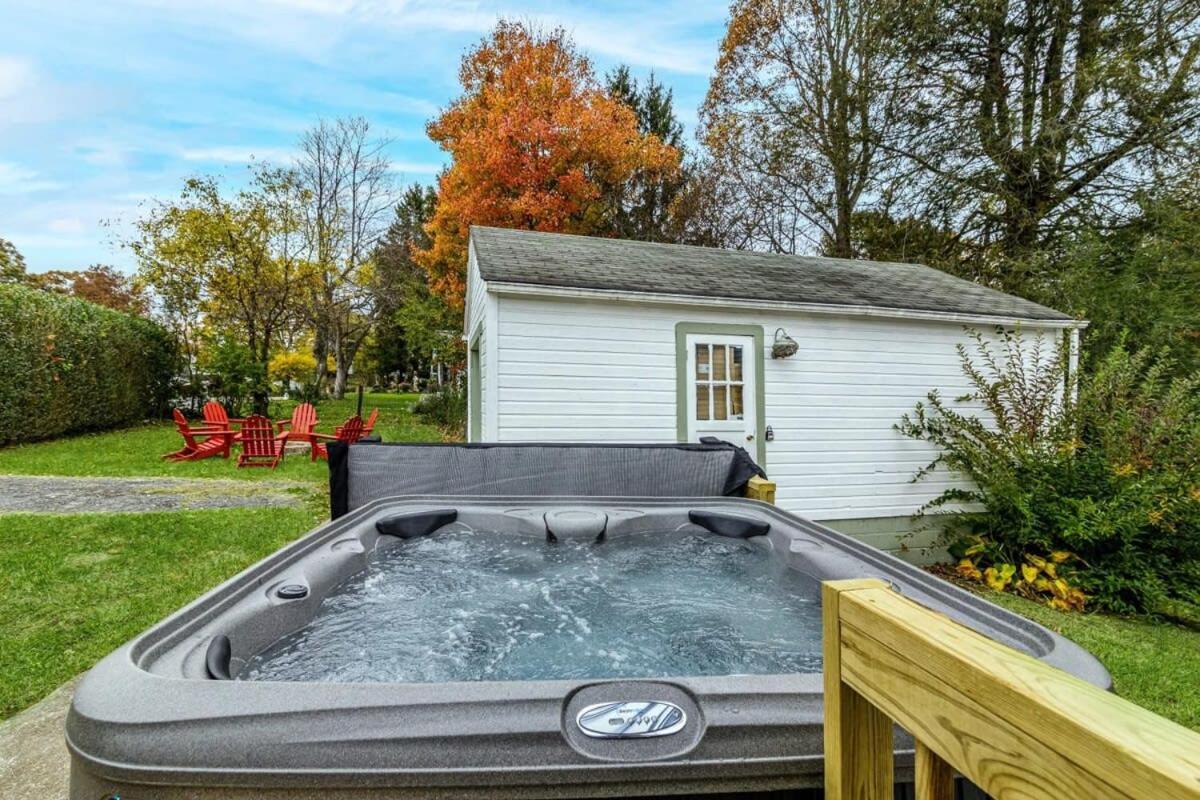 New River Gorge Cottage W Hot Tub, Fire Pit, Grill Oak Hill Dış mekan fotoğraf