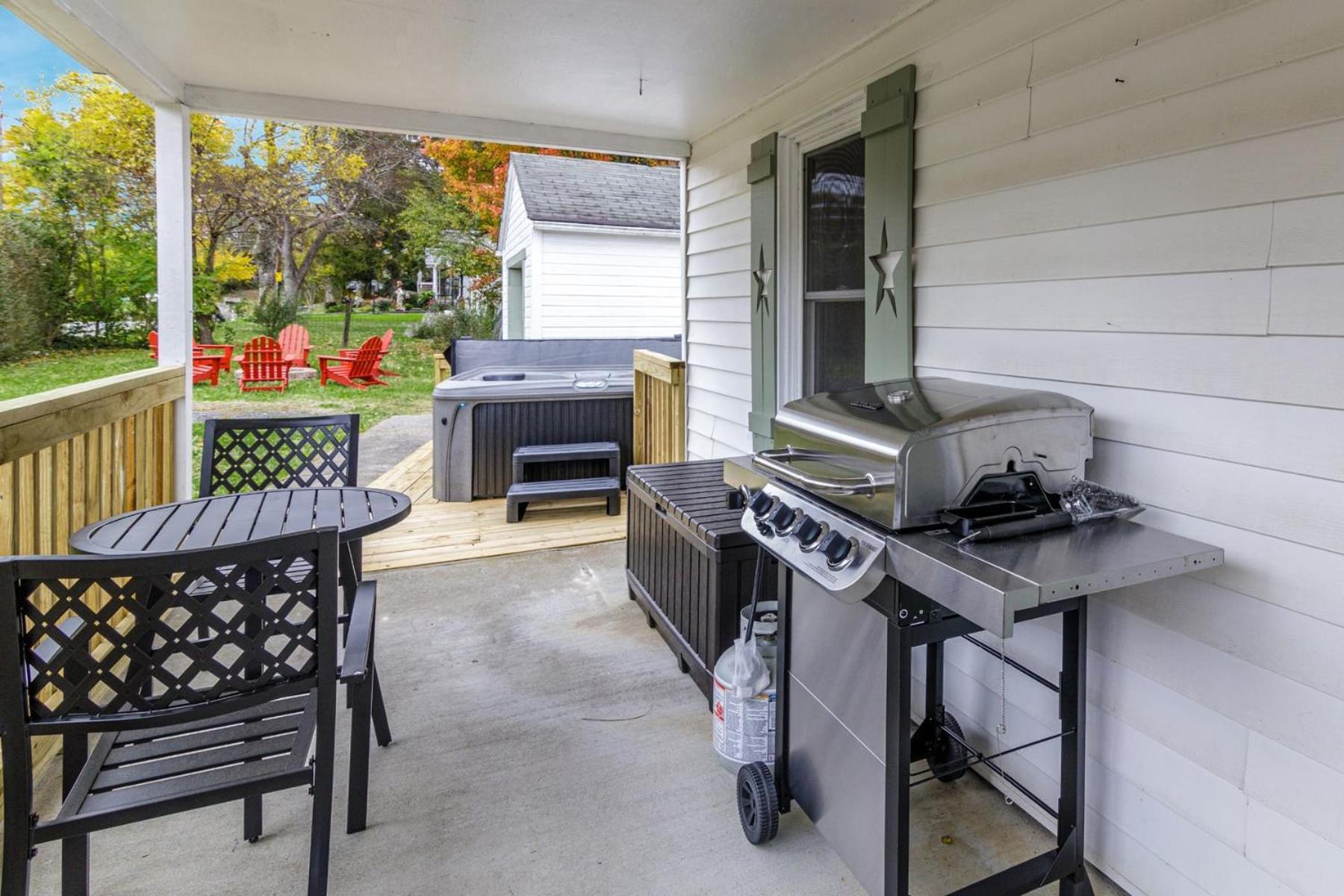 New River Gorge Cottage W Hot Tub, Fire Pit, Grill Oak Hill Dış mekan fotoğraf